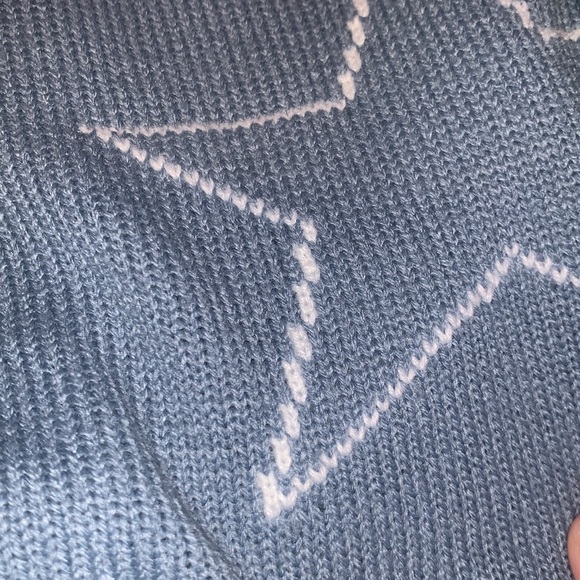 blue cropped star print sweater - Picture 5 of 5